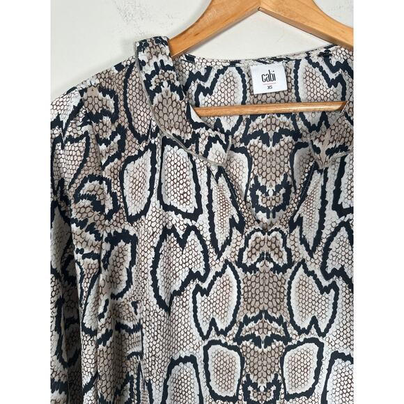 Cabi Serpentine Wide Cuff Blouse Womens Sz XS Snake Print Ruffle - Picture 3 of 11
